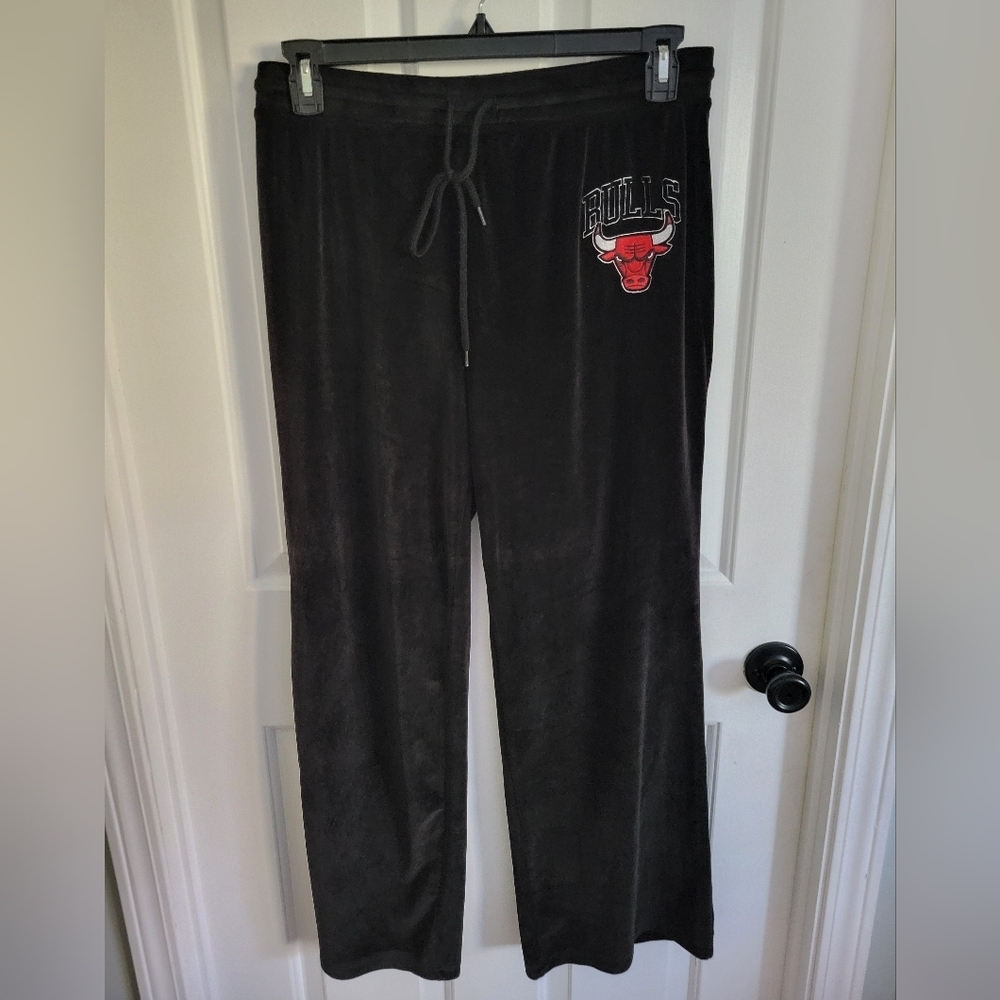 Chicago Bulls Velour Track Pants Womens XLarge Velvet Logo Straight Leg Stretch